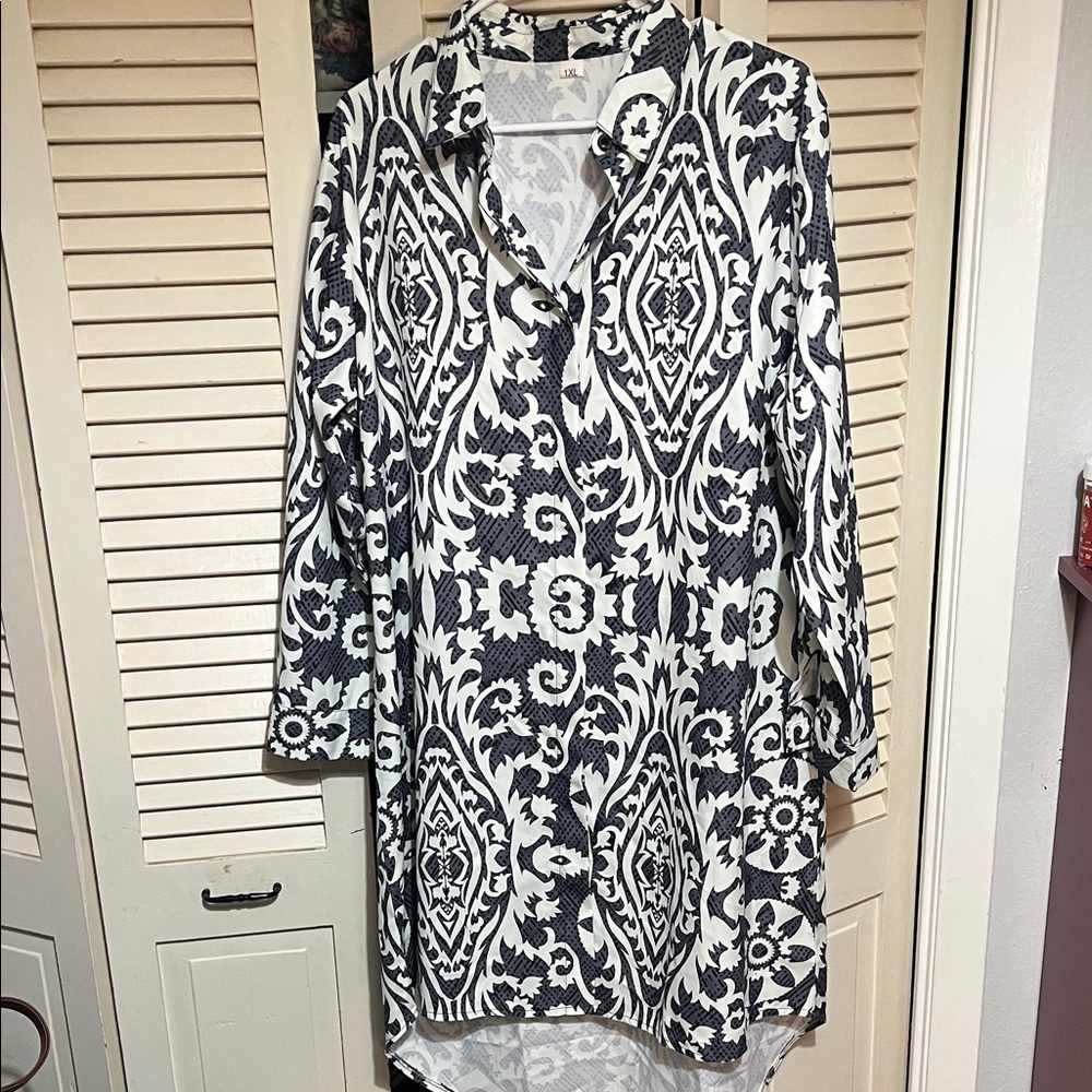 Blue Gray and White Tunic Top